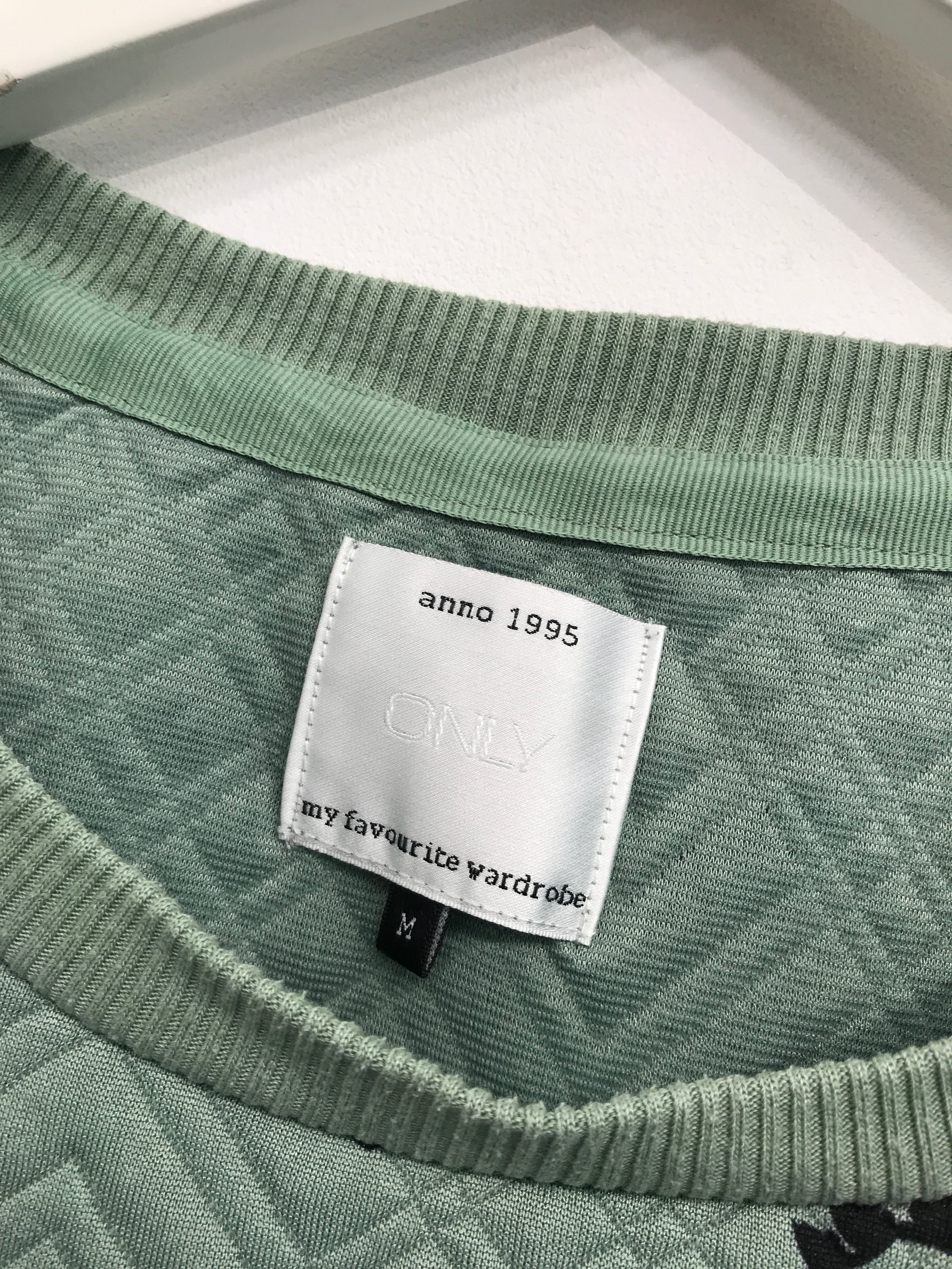 My favorite vardrobe Bluse